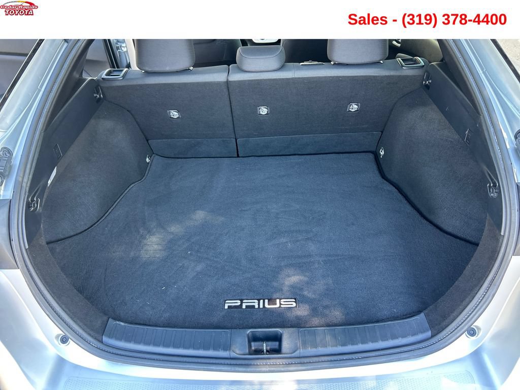 Used 2016 Toyota Prius Three FWD image 19