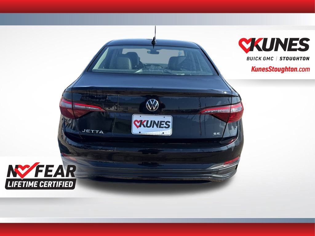 Used 2024 Volkswagen Jetta SE image 9