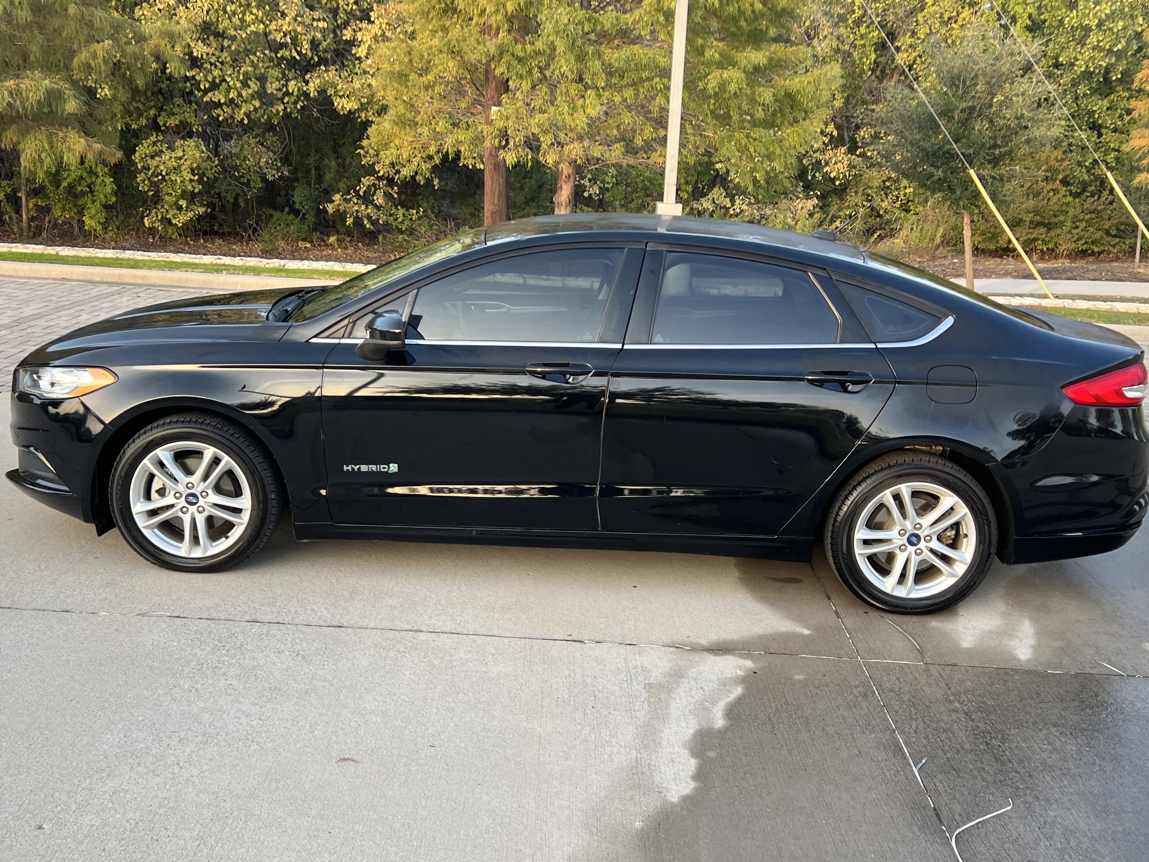 Used 2018 Ford Fusion SE image 7