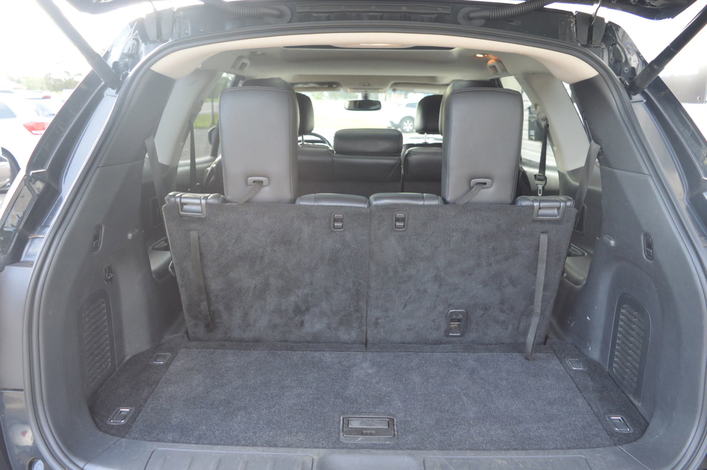 Used 2015 Nissan Pathfinder Platinum AWD/4WD image 9