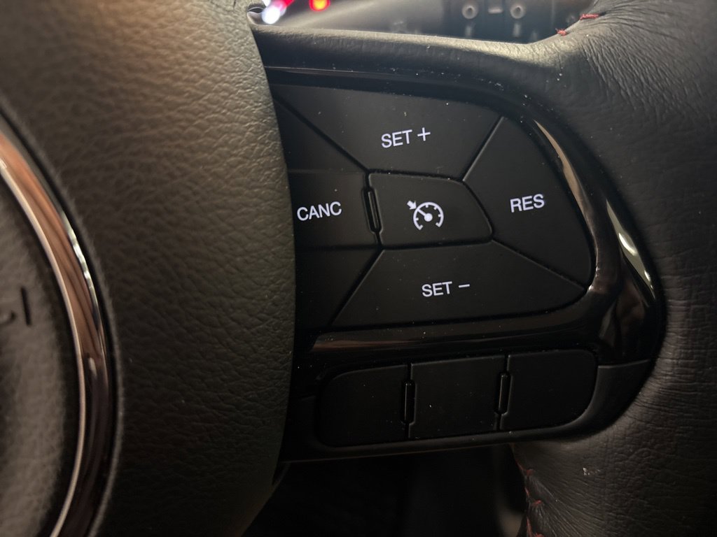 Used 2022 Jeep Renegade Latitude w/ Convenience Group AWD/4WD image 18