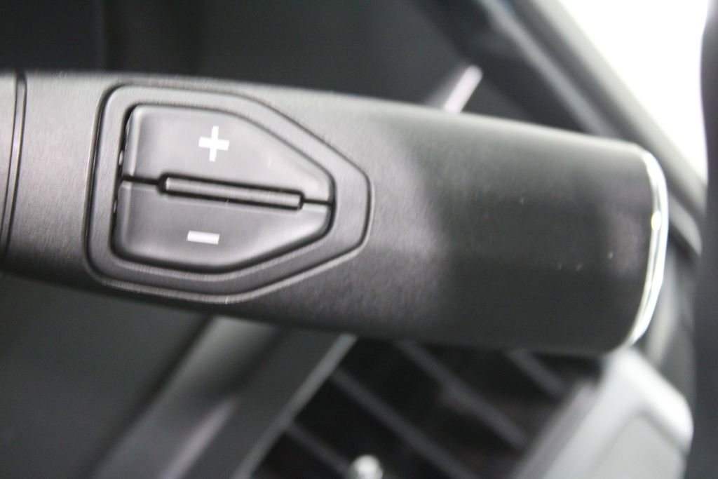 New 2026 Ford F250 Lariat w/ Black Appearance Package image 47