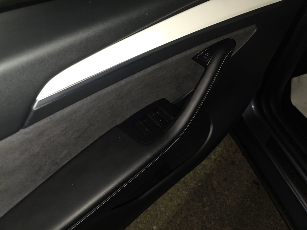 Used 2022 Tesla Model Y Performance image 11