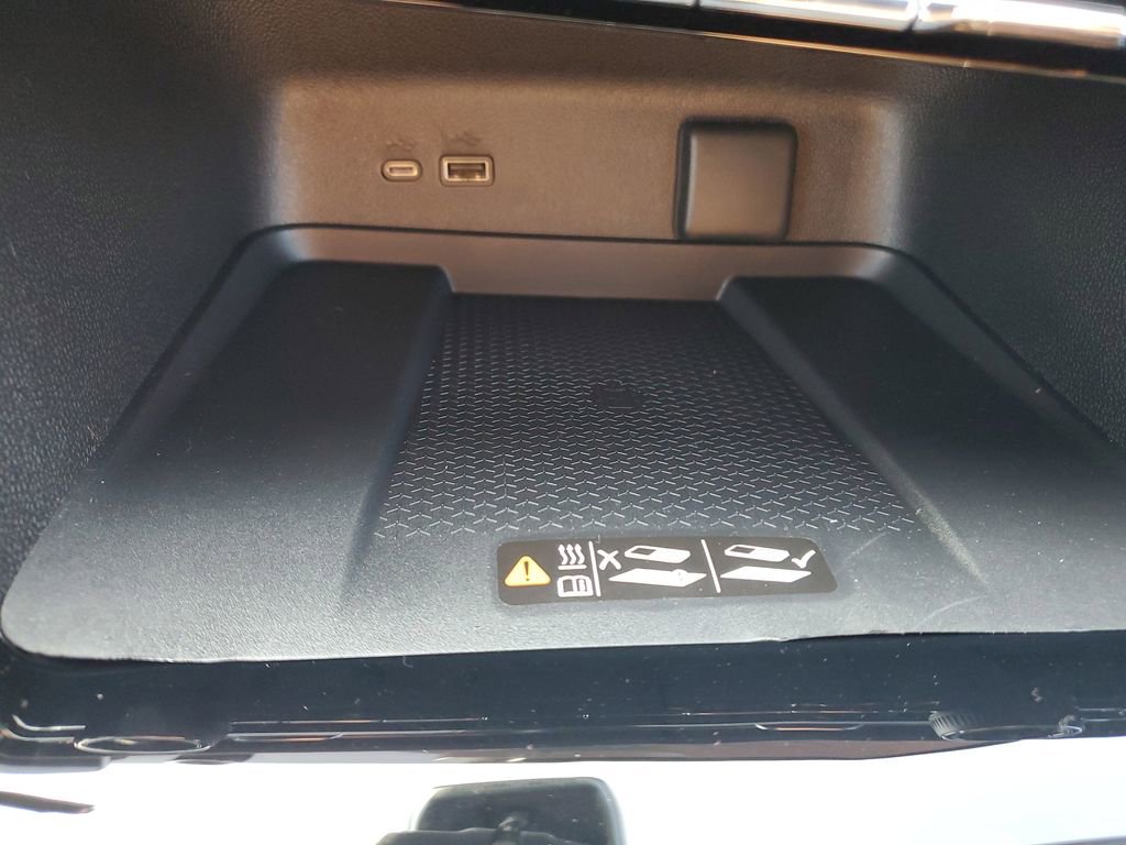 New 2026 Chevrolet Traverse LT w/ Driver Confidence Package image 24