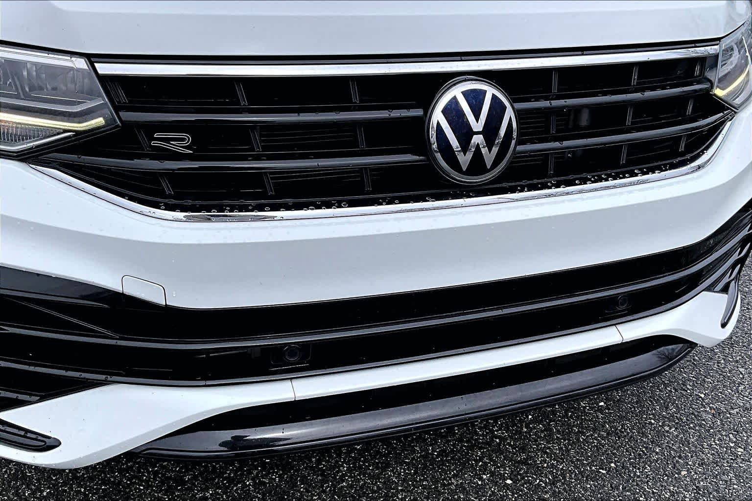 Used 2022 Volkswagen Tiguan SE R-Line FWD image 29