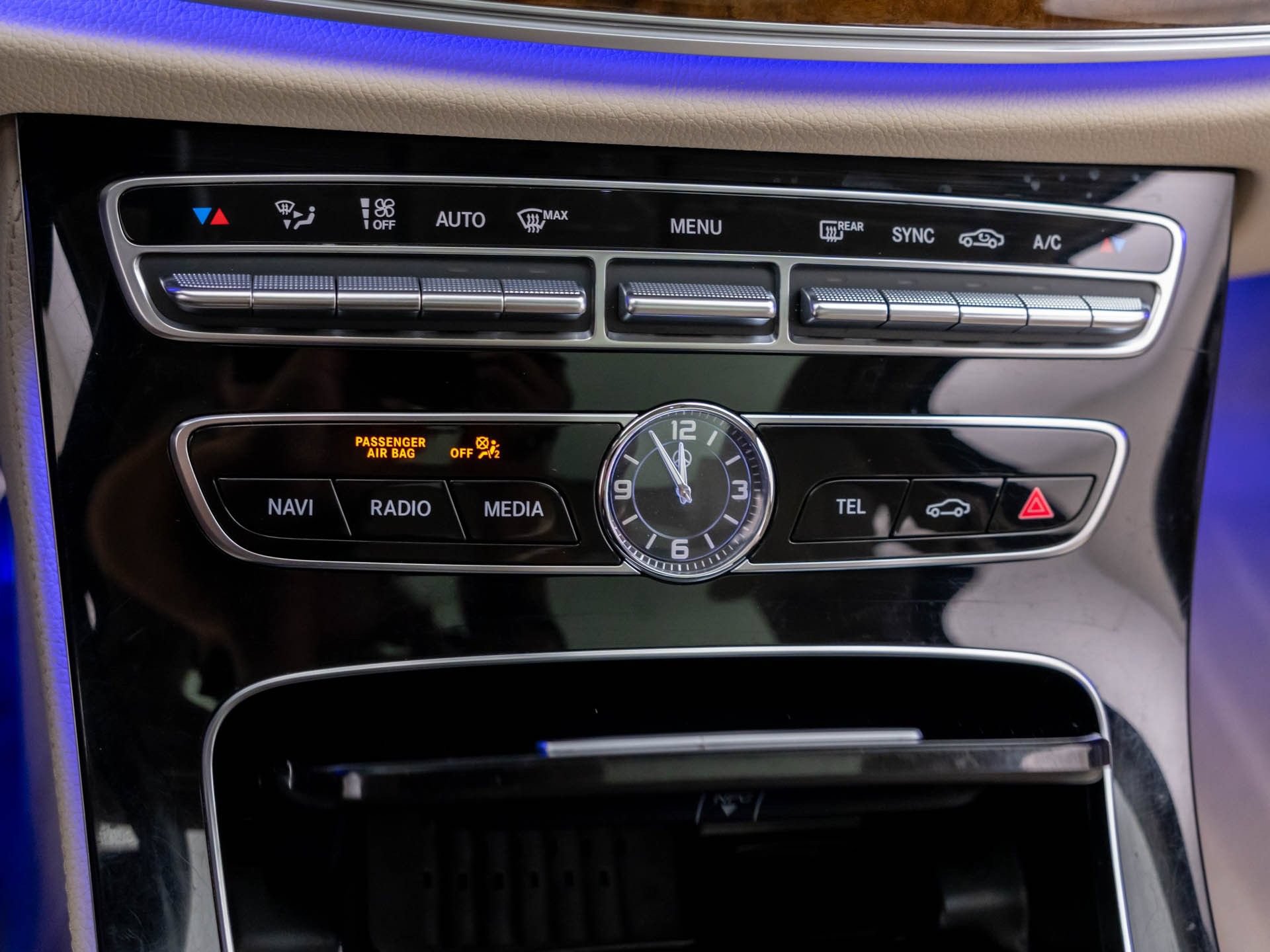 Used 2017 Mercedes-Benz E 400 4MATIC Wagon image 19