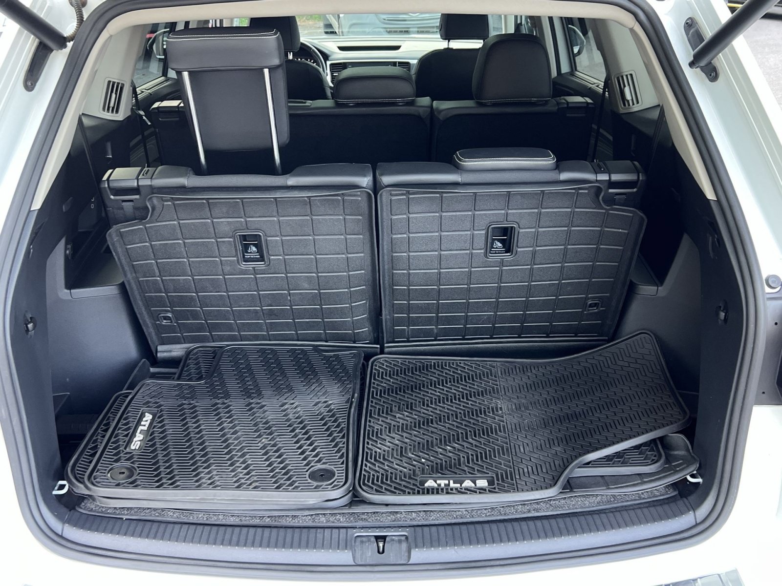 Used 2022 Volkswagen Atlas SEL Premium AWD/4WD image 29