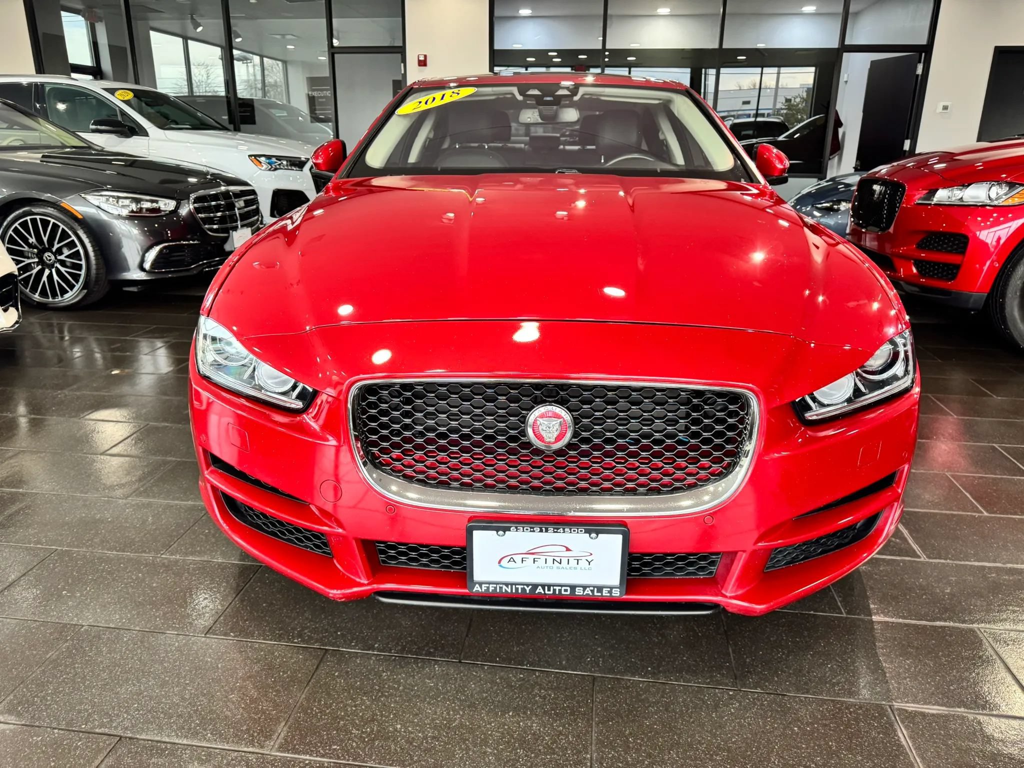 Used 2018 Jaguar XE Premium AWD/4WD image 8