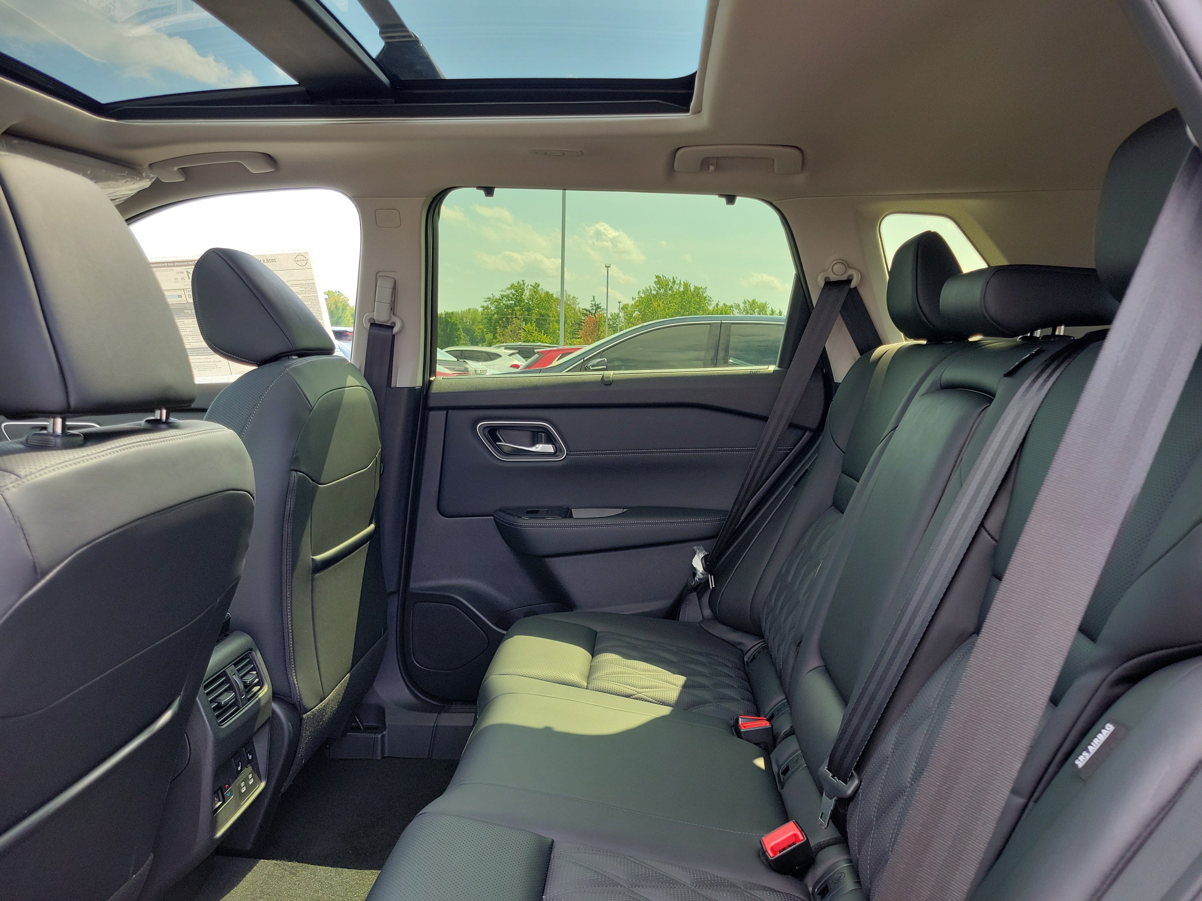 New 2026 Nissan Rogue Platinum w/ Platinum Premium Package AWD/4WD image 11