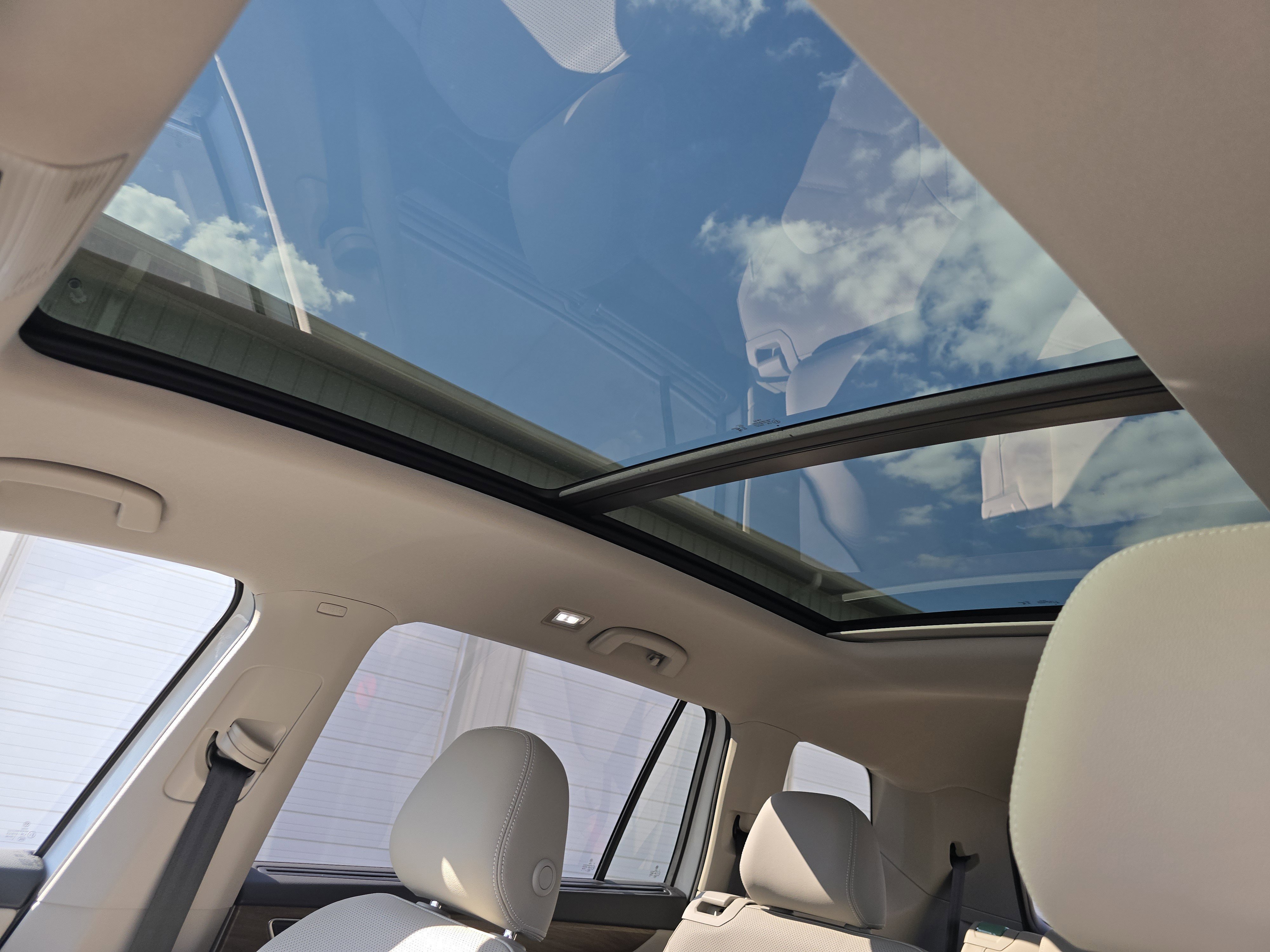 New 2026 Volkswagen Atlas SE image 9