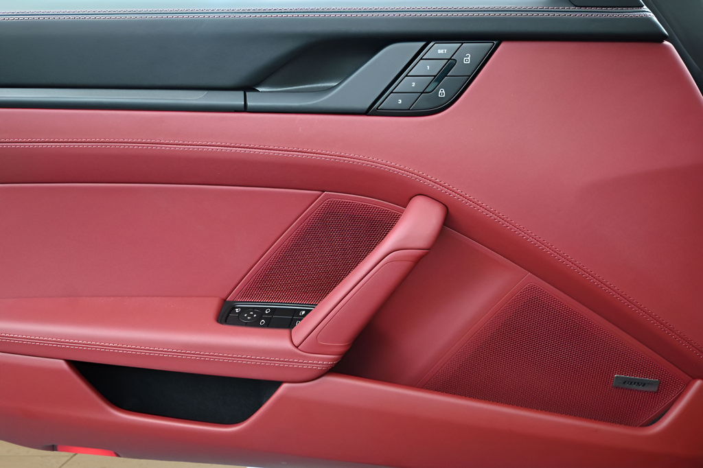 Certified 2025 Porsche 911 Targa 4 GTS AWD/4WD image 15