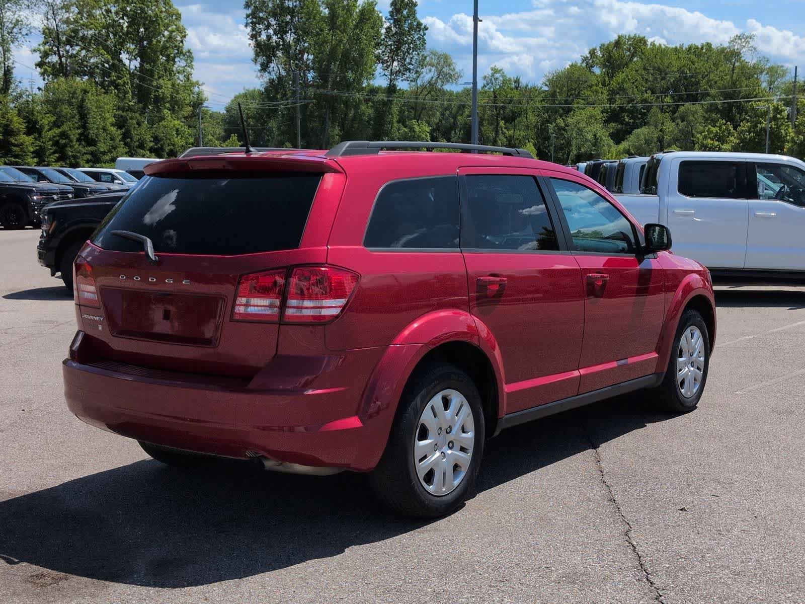 Used 2019 Dodge Journey SE FWD image 8