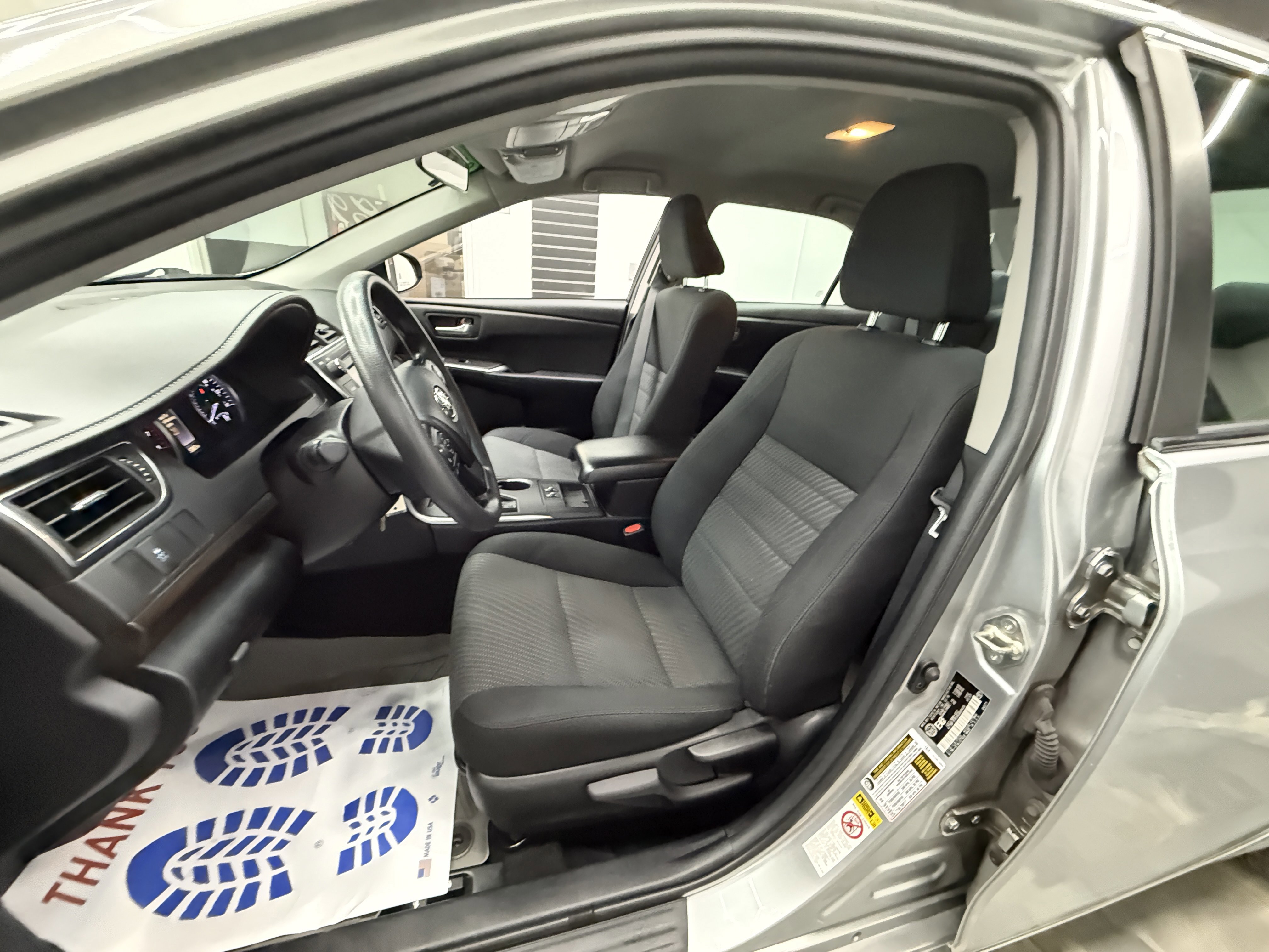 Used 2017 Toyota Camry LE image 11