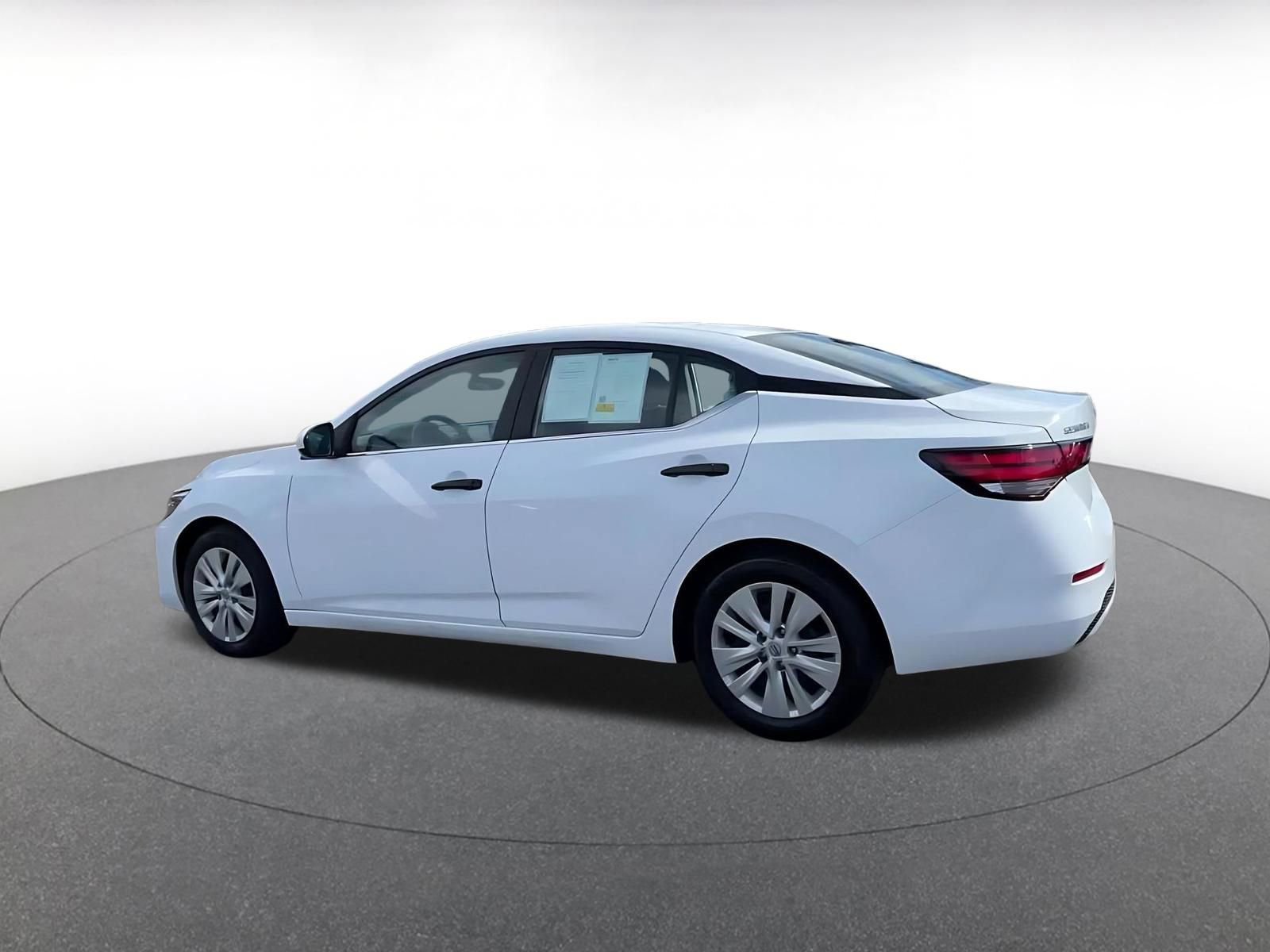 Used 2025 Nissan Sentra S FWD image 10