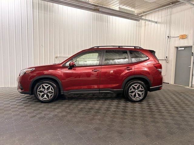 Used 2024 Subaru Forester Premium image 2