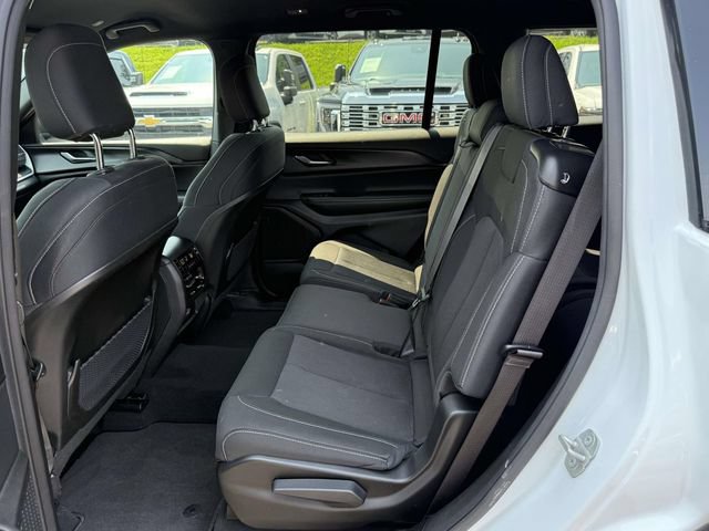 Used 2024 Jeep Grand Cherokee L Laredo AWD/4WD image 12
