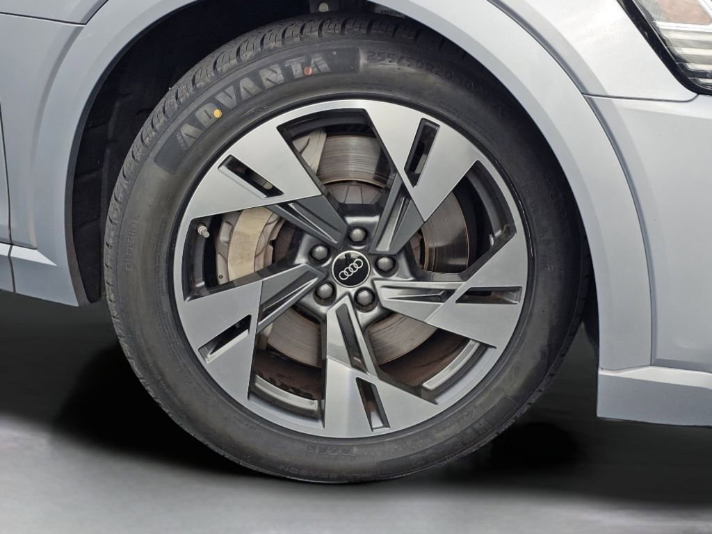 Used 2022 Audi e-tron Premium image 20