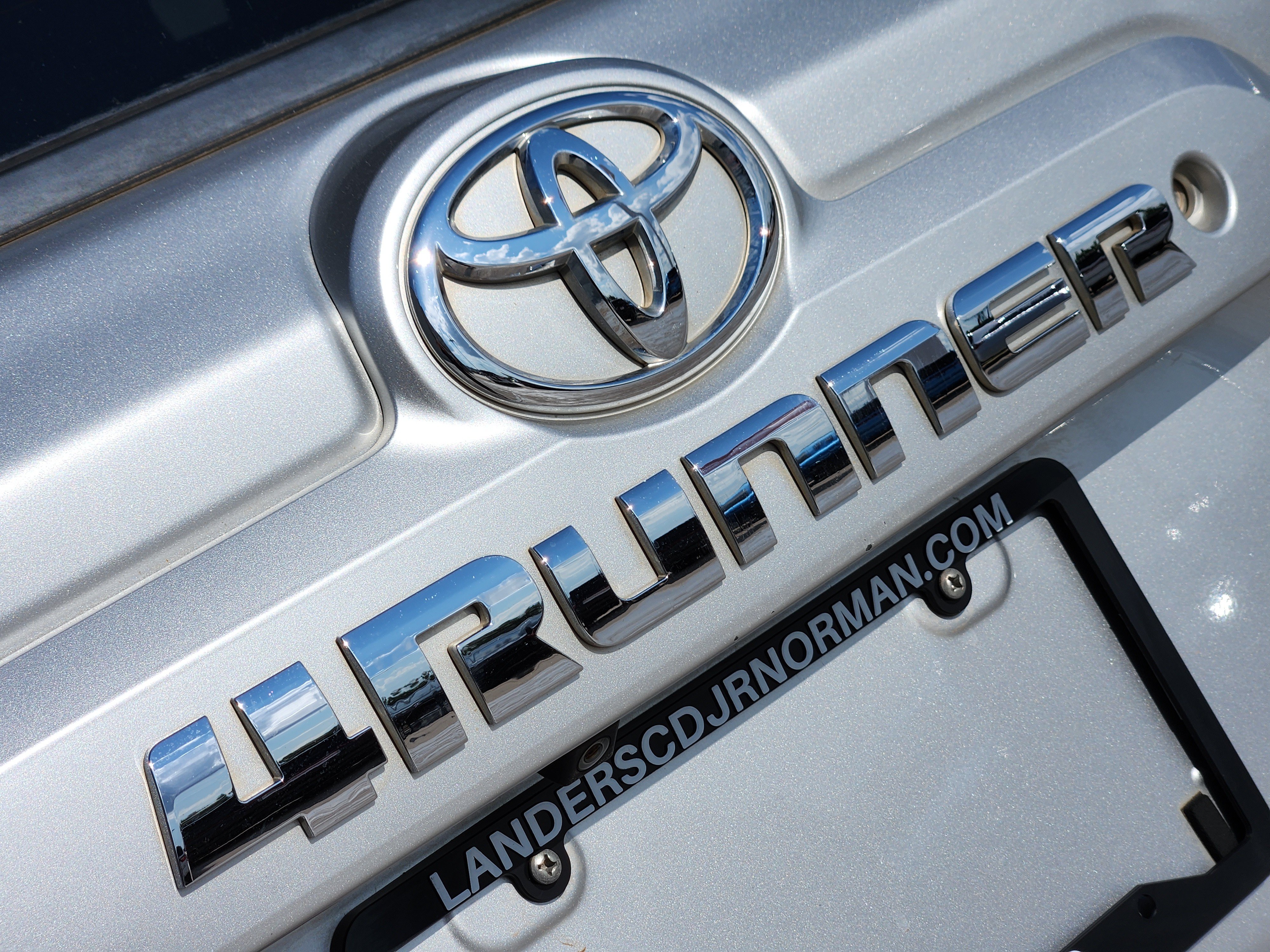 Used 2016 Toyota 4Runner SR5 AWD/4WD image 11