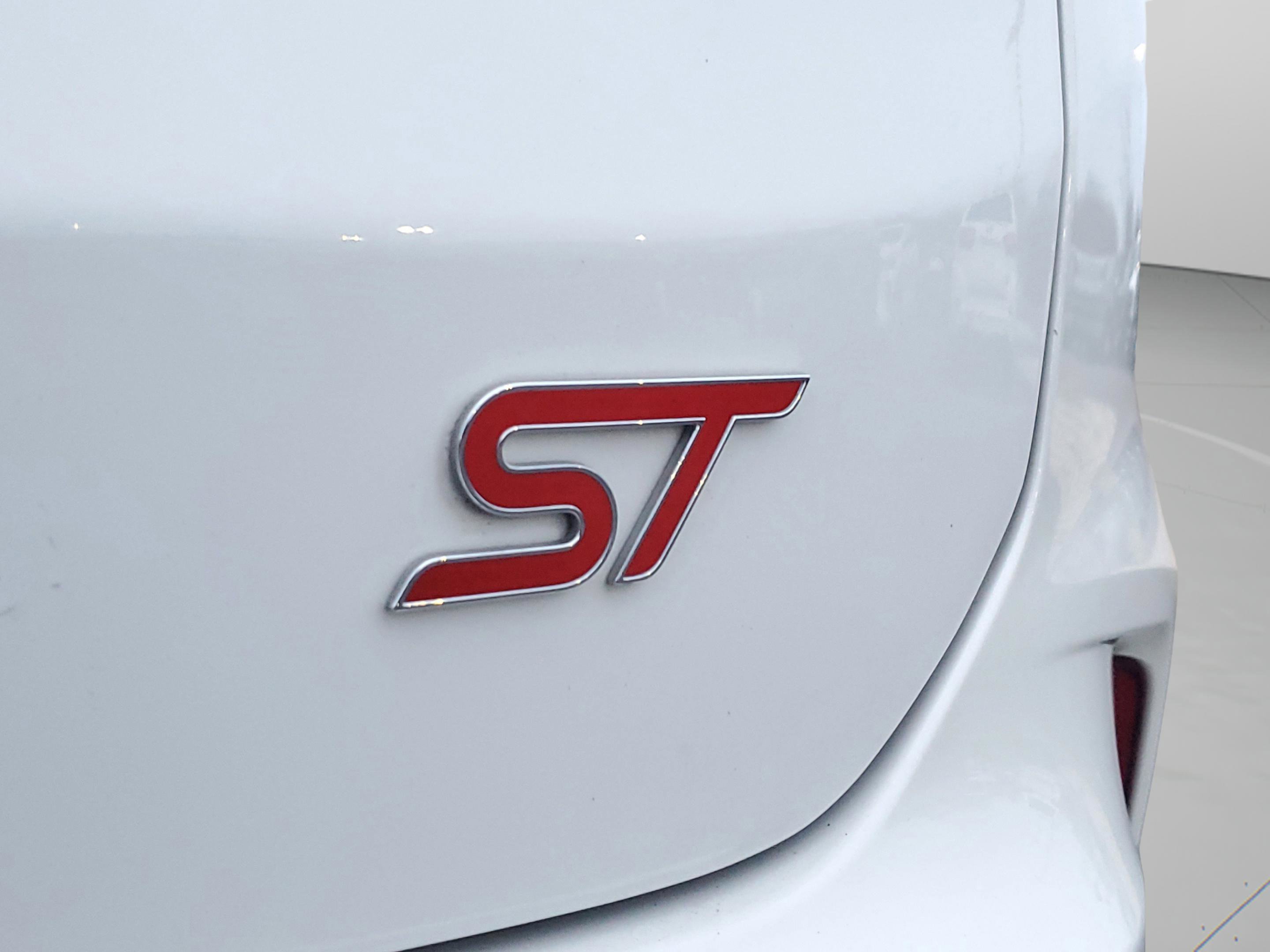 Certified 2022 Ford Edge ST w/ Equipment Group 401A image 33