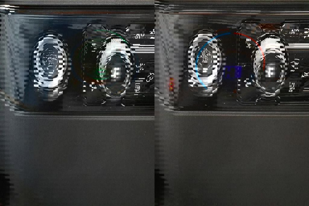 Used 2023 Chevrolet Silverado 1500 LT image 28