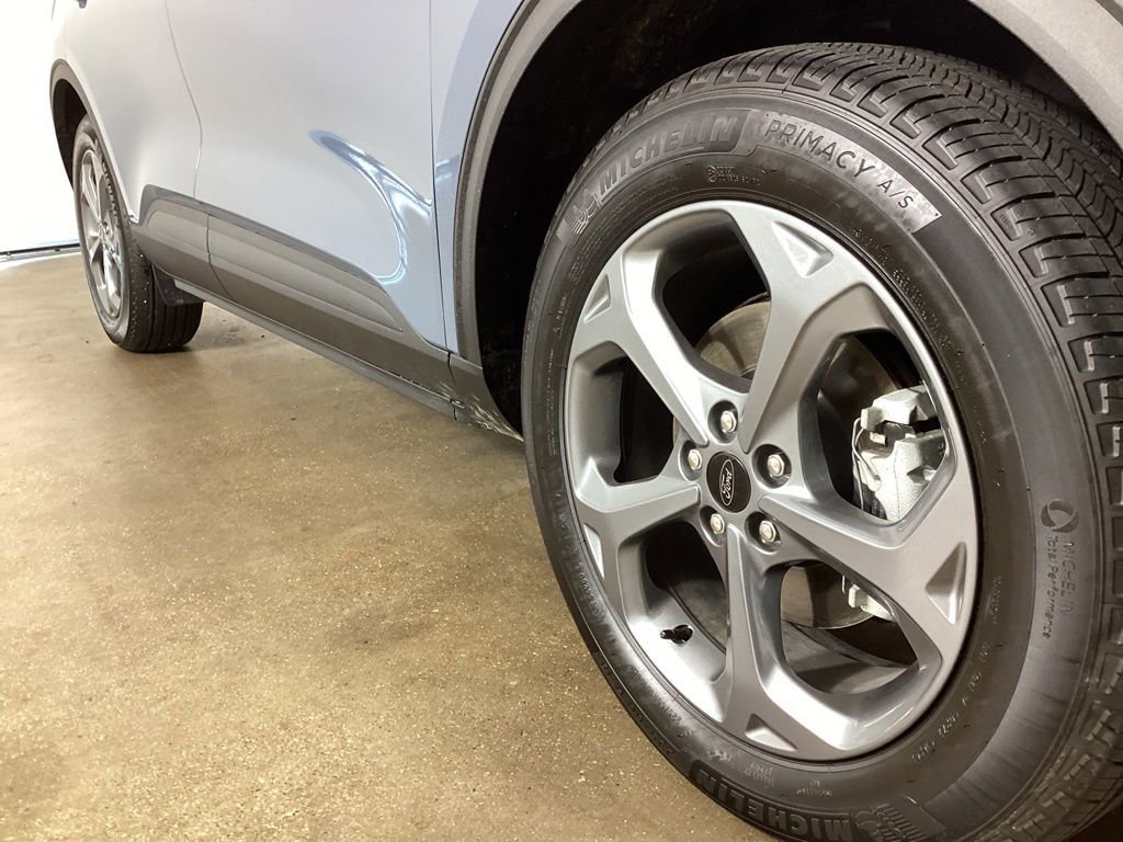 Used 2025 Ford Escape ST-Line w/ Equipment Group 301A FWD image 7