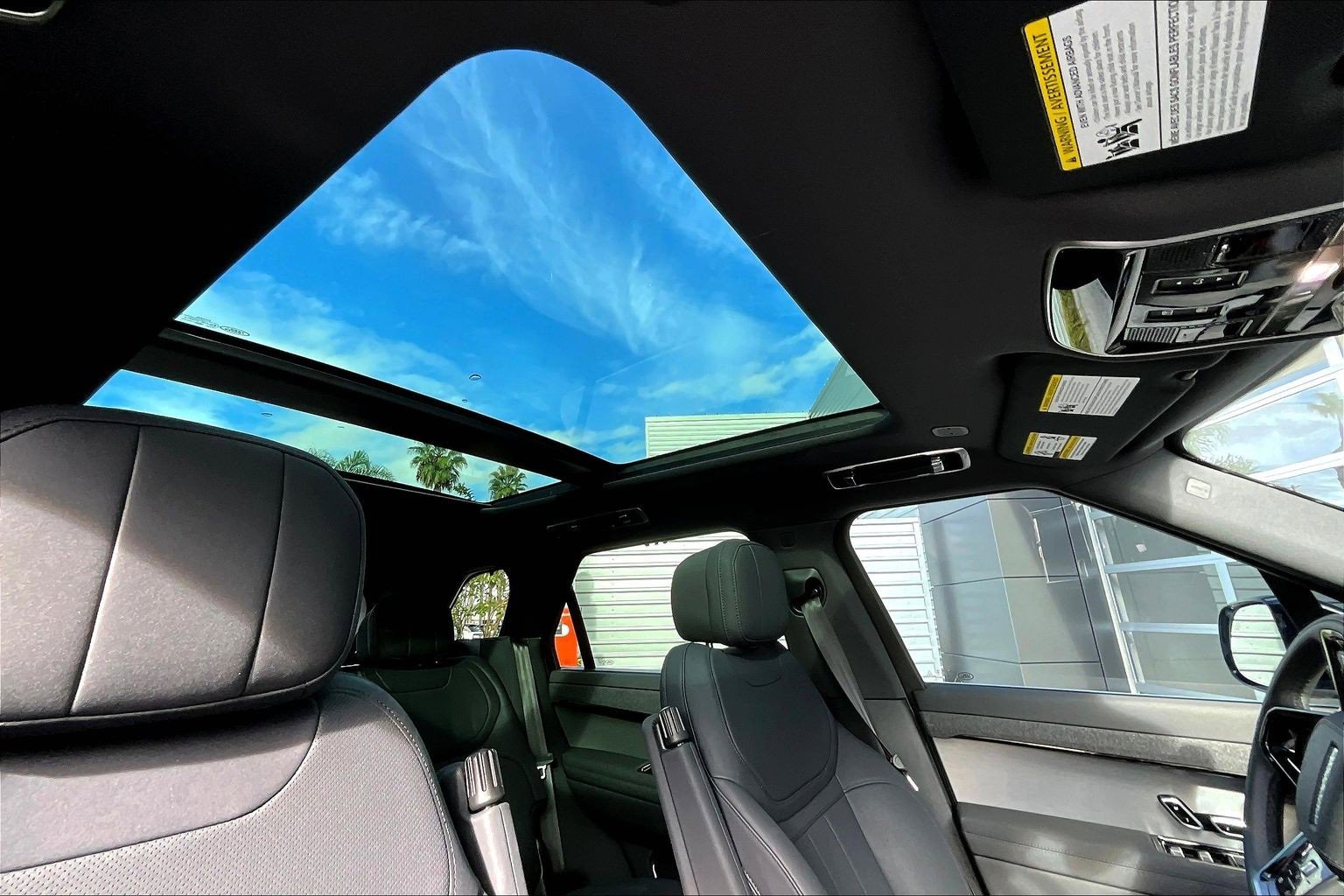 Used 2025 Land Rover Range Rover Sport SE image 22