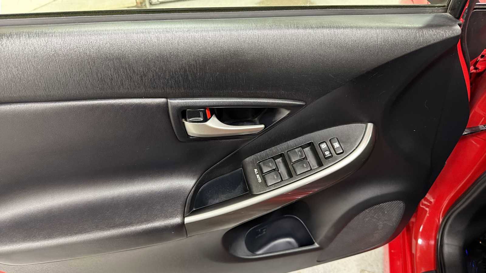 Used 2015 Toyota Prius Persona Series FWD image 15