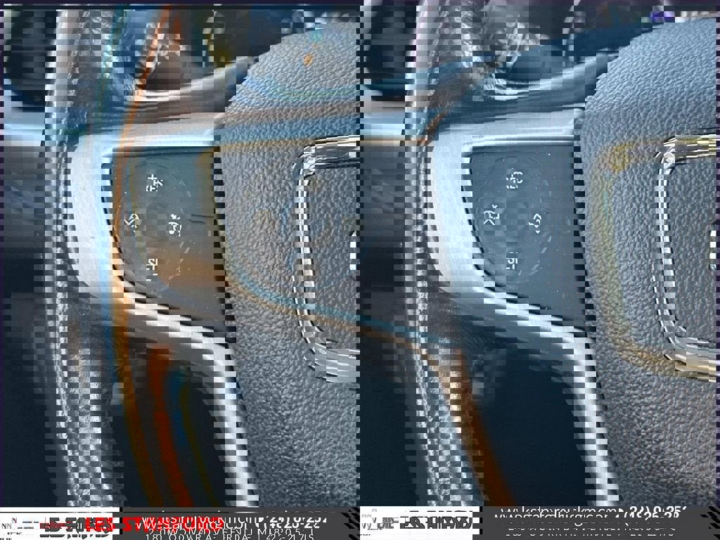 Used 2018 GMC Acadia SLT w/ LPO, Floor Liner Package image 23