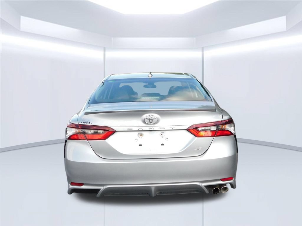 Used 2023 Toyota Camry SE FWD image 4