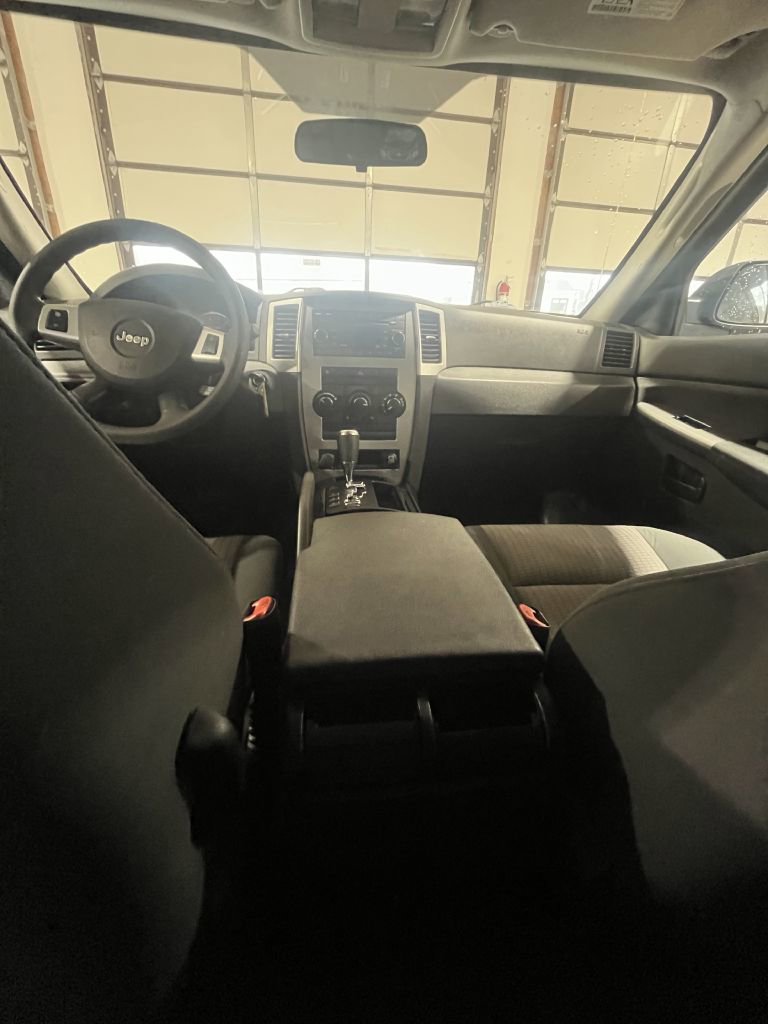 Used 2008 Jeep Grand Cherokee Laredo w/ Driver Convenience Group image 5