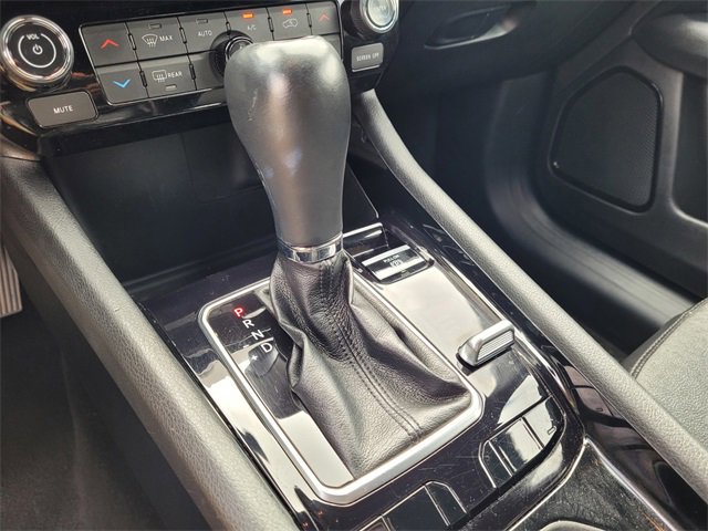 Used 2023 Jeep Compass Limited image 22