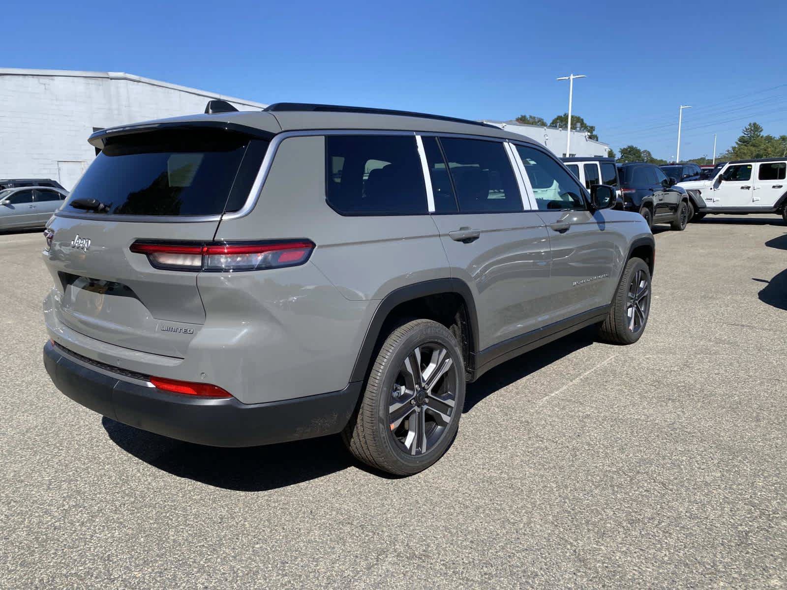 New 2027 Jeep Grand Cherokee L Limited AWD/4WD image 3