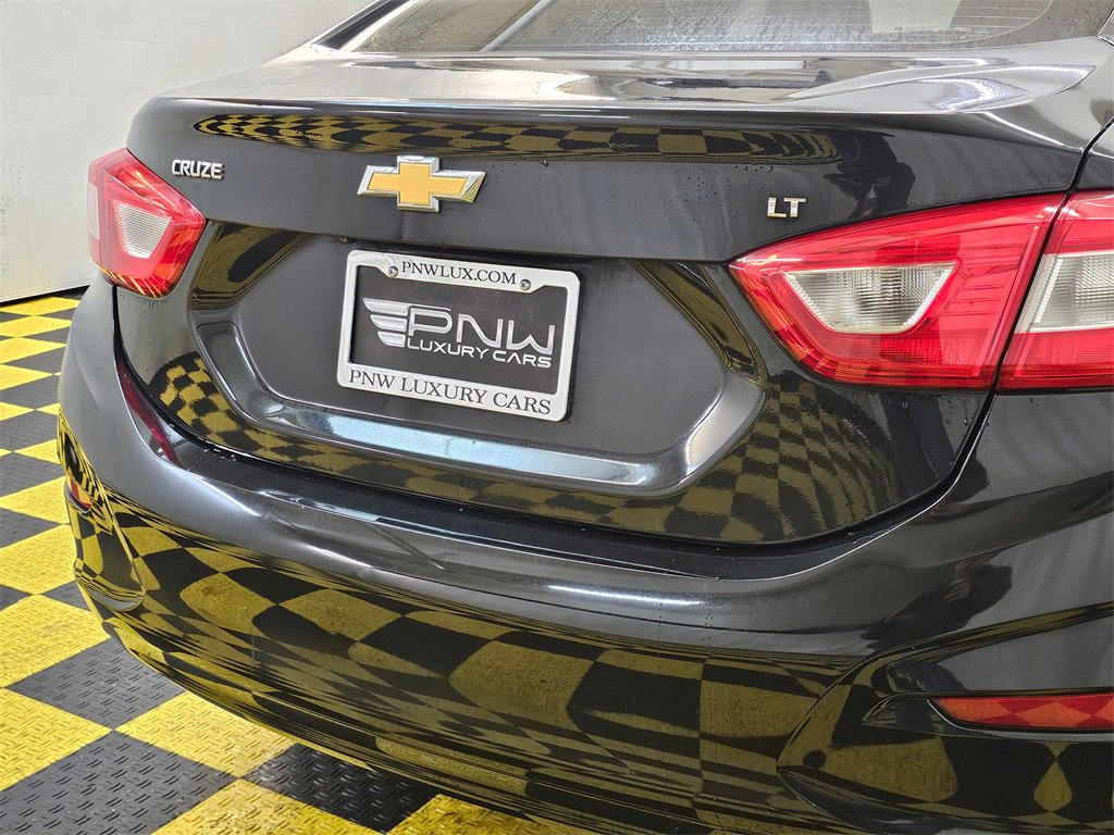 Used 2017 Chevrolet Cruze LT image 13
