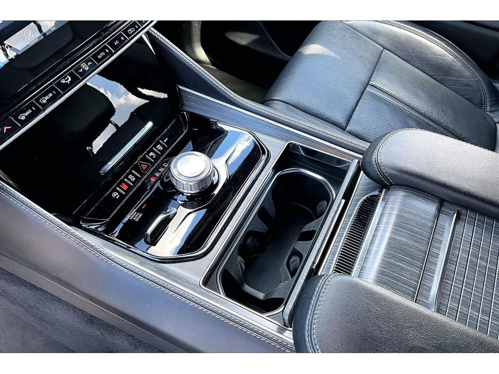 Certified 2024 Jeep Wagoneer Series II AWD/4WD image 28
