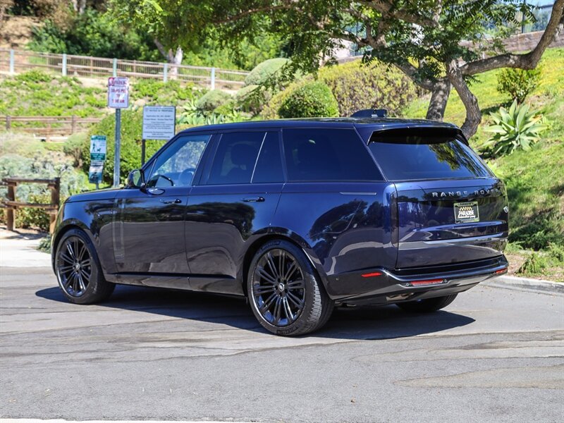 Used 2023 Land Rover Range Rover Autobiography AWD/4WD image 3