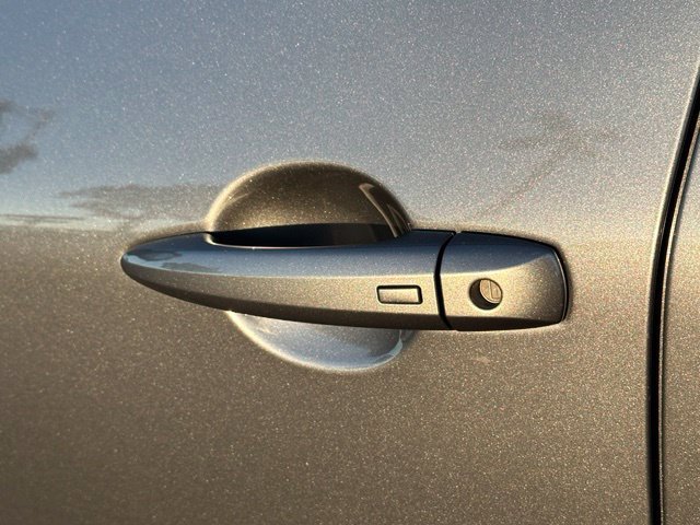 Used 2023 Nissan Rogue SL AWD/4WD image 11