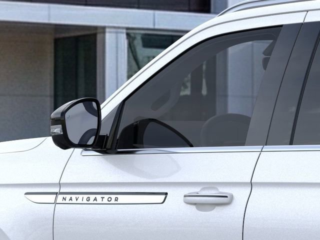 New 2026 Lincoln Navigator L Premier AWD/4WD image 21