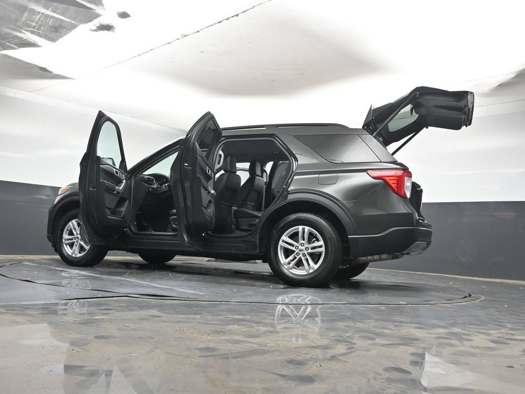 Used 2024 Ford Explorer XLT w/ Equipment Group 202A AWD/4WD image 42
