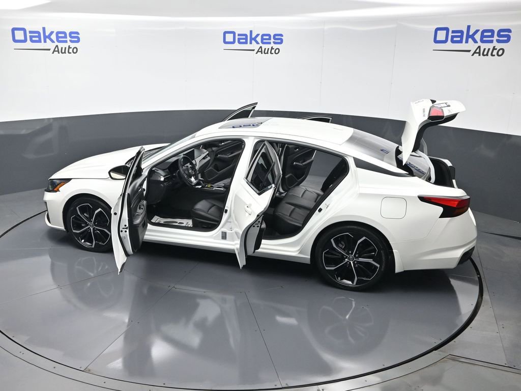 Used 2024 Nissan Altima 2.5 SR w/ SR Premium Package image 58