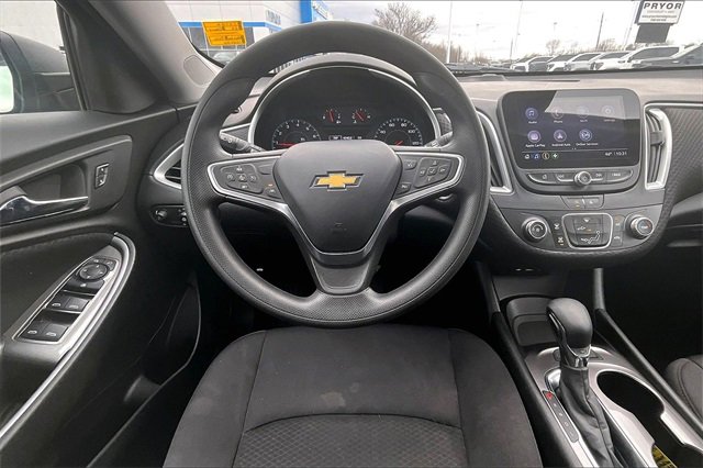 Used 2023 Chevrolet Malibu LS image 8