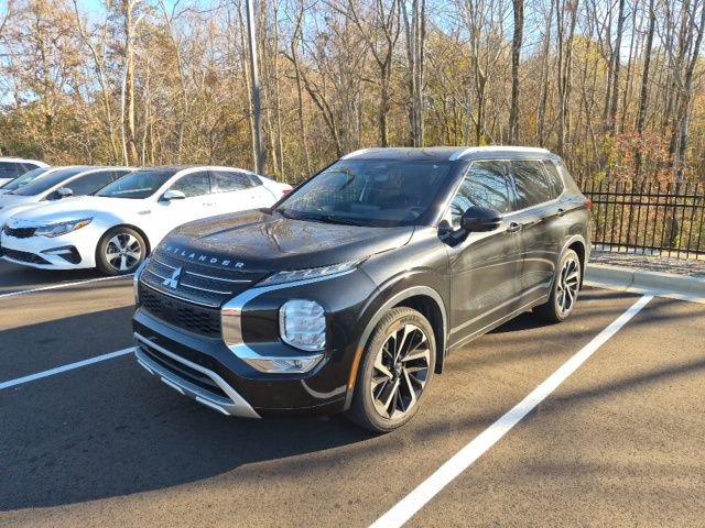 Used 2022 Mitsubishi Outlander SEL image 2