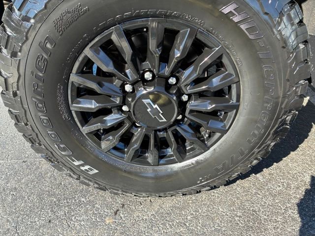 Used 2021 Chevrolet Silverado 2500 LT w/ Midnight Edition image 9