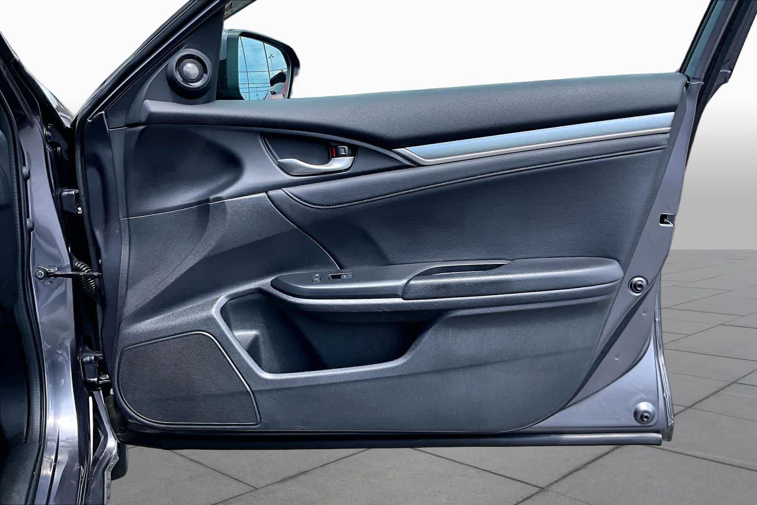 Used 2016 Honda Civic Touring image 23