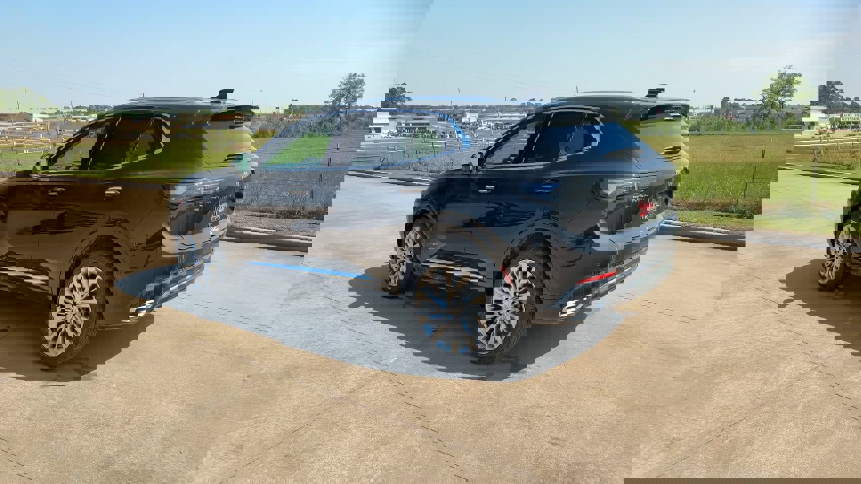 New 2025 Buick Envision Avenir image 6