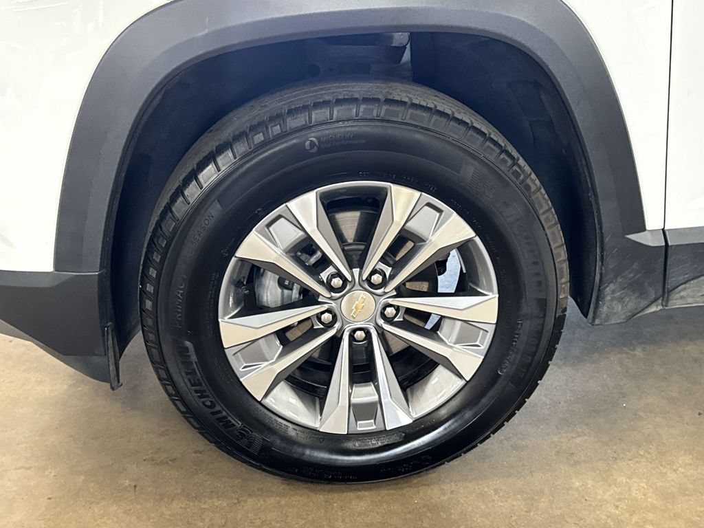 Used 2025 Chevrolet Equinox LT AWD/4WD image 32