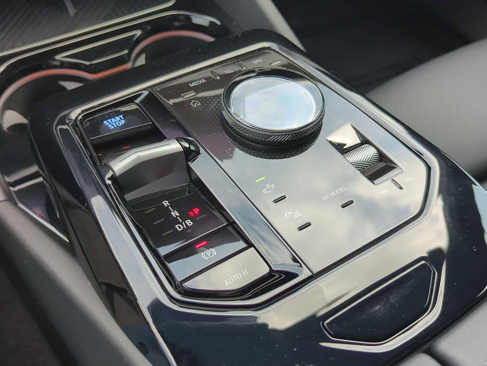 Used 2024 BMW i5 eDrive40i w/ Premium Package image 33