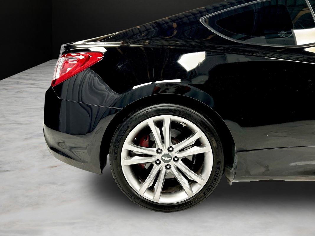 Used 2011 Hyundai Genesis 3.8 image 30