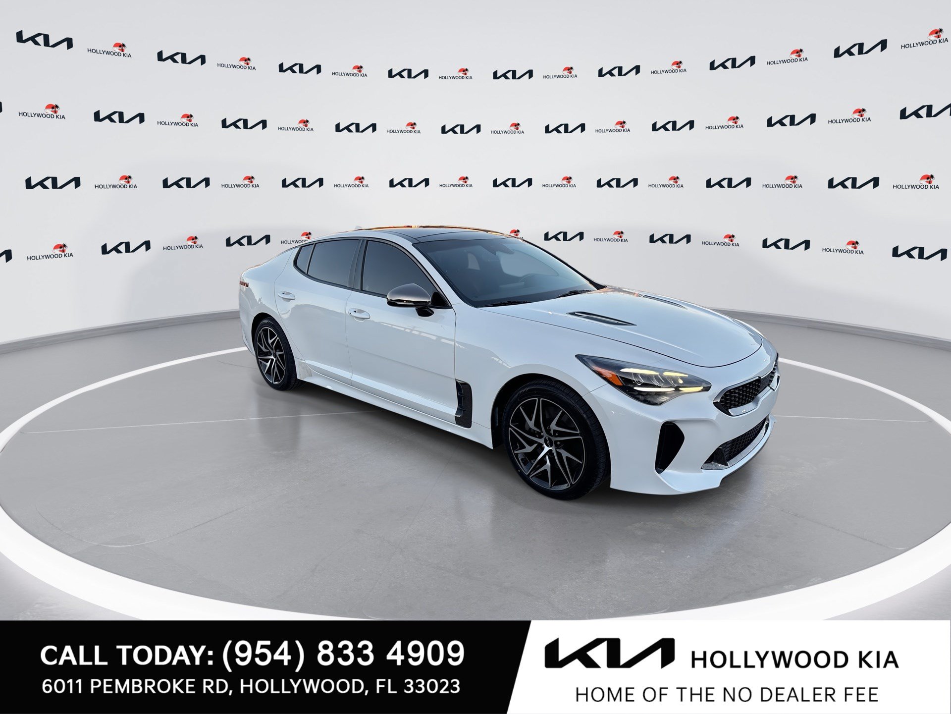 Used 2022 Kia Stinger GT-Line w/ Sun & Sound Package RWD image 2