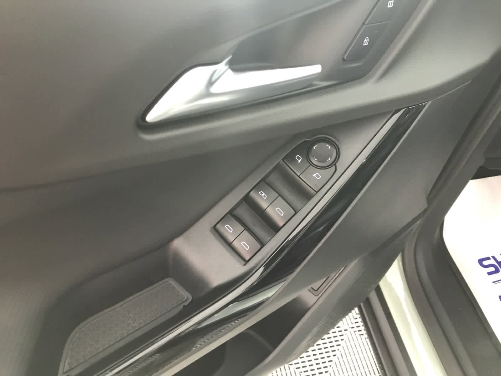 New 2026 Chevrolet Equinox LT w/ Convenience Package II image 10