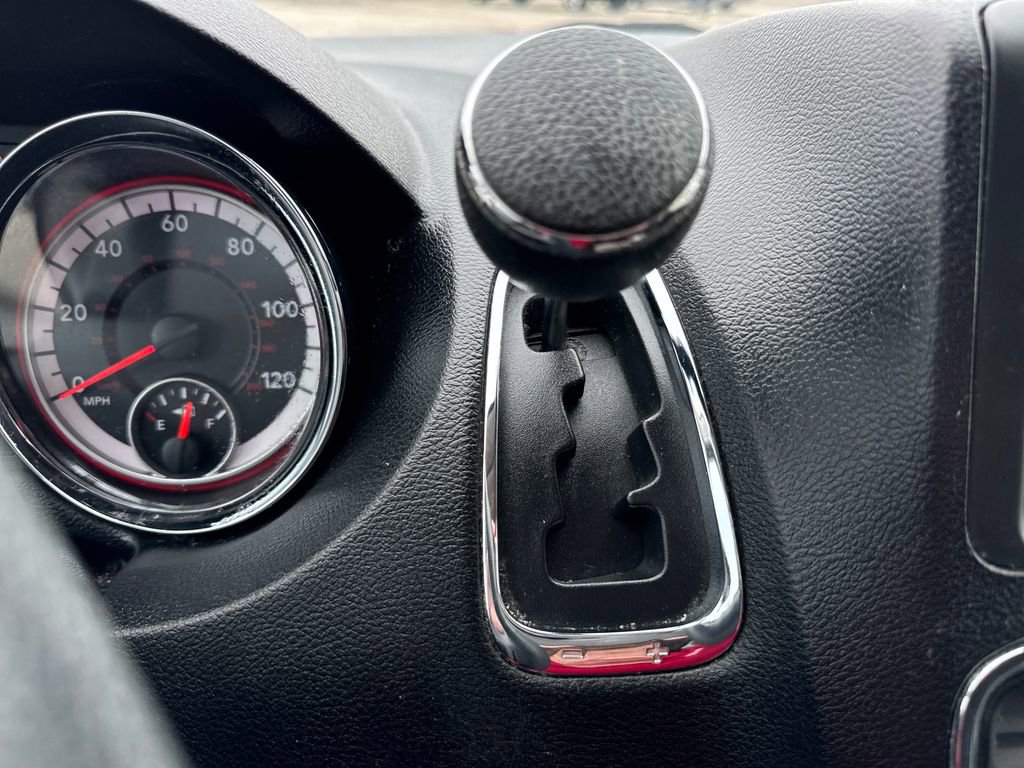 Used 2012 Dodge Grand Caravan SXT FWD image 21